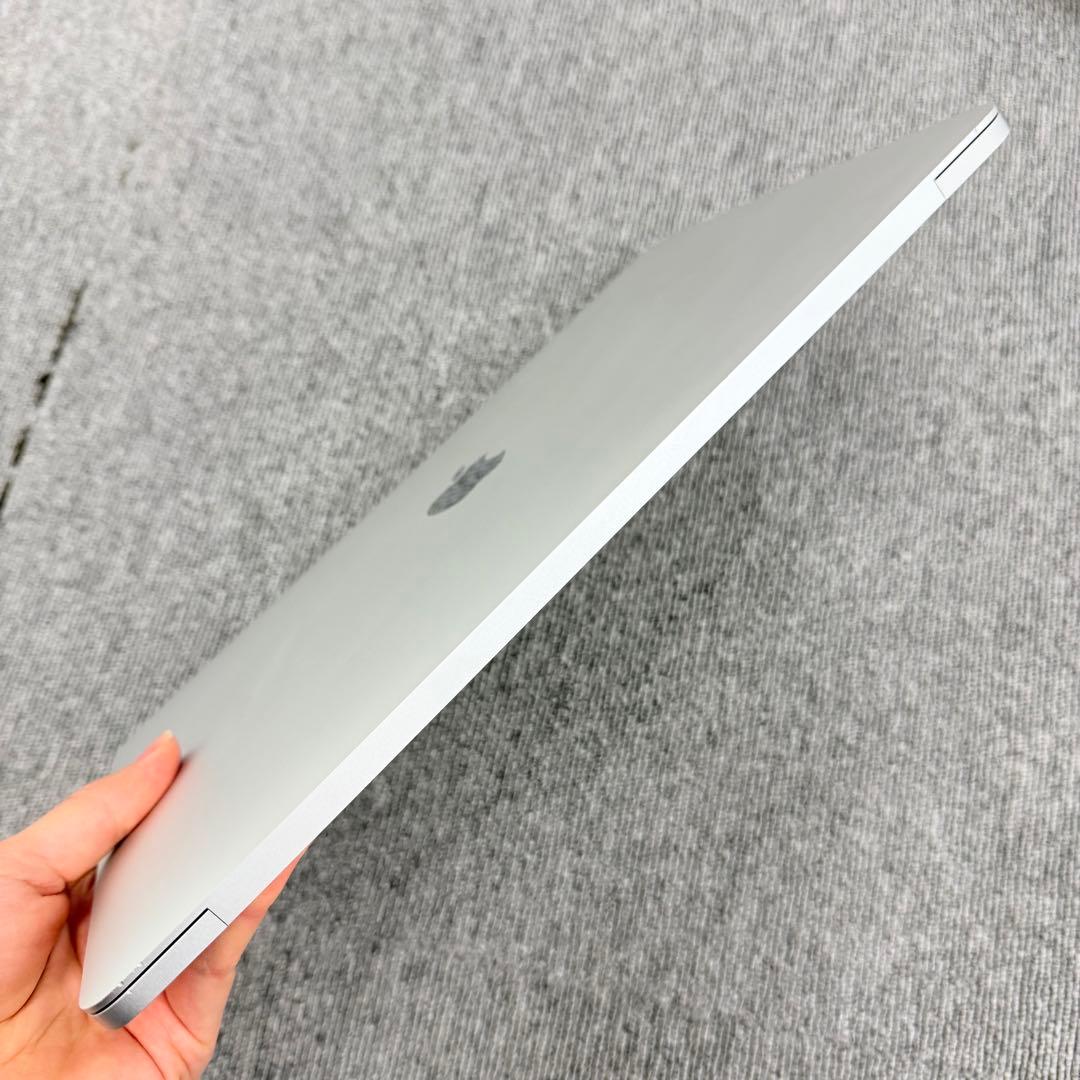 Macbook Pro 2017 13 インチ 16GB/512GB シルバー
