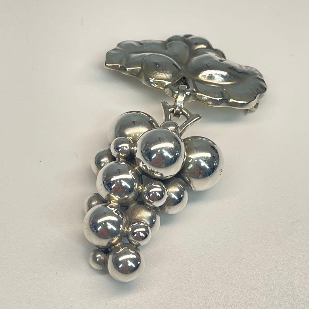   (ジョージジェンセン) 葡萄ブローチ