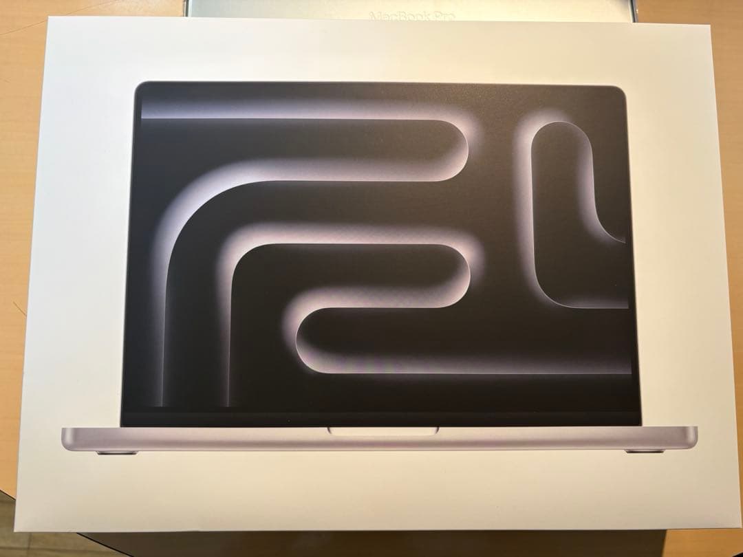 MacBook Pro M4Max 36GB/1TB 14インチ　シルバー