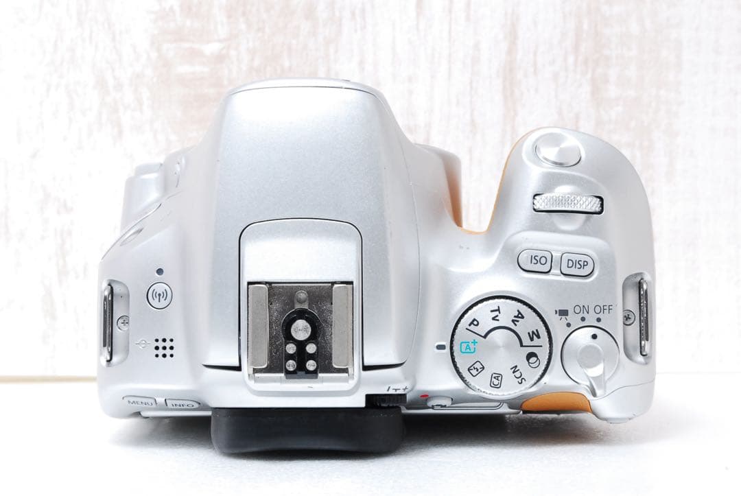 ❤️希少カラーボディ❤️シルバー❤️Wi-Fi搭載❤️Canon Kiss X9