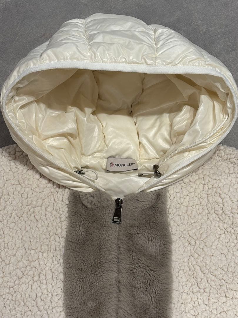 モンクレール ボアダウンジャケット　ボアジャケット　ダウンパーカー　定価22万円