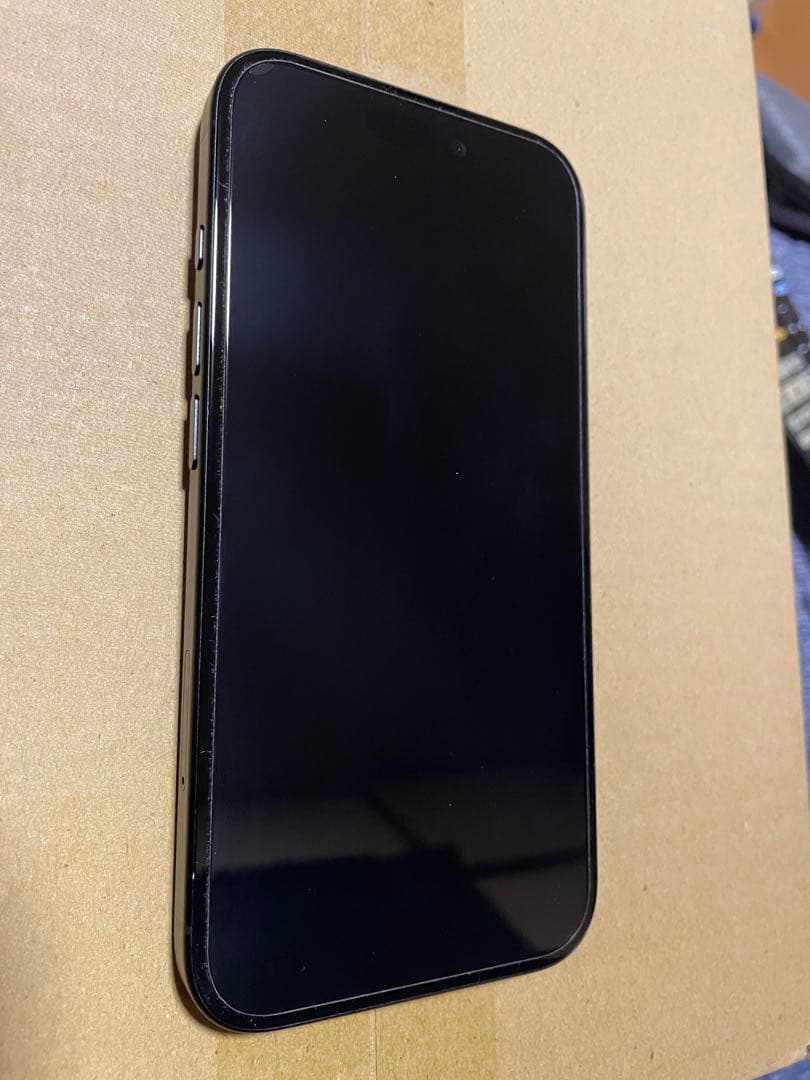 Apple iPhone16本体　128GB SIMフリー エアタグ