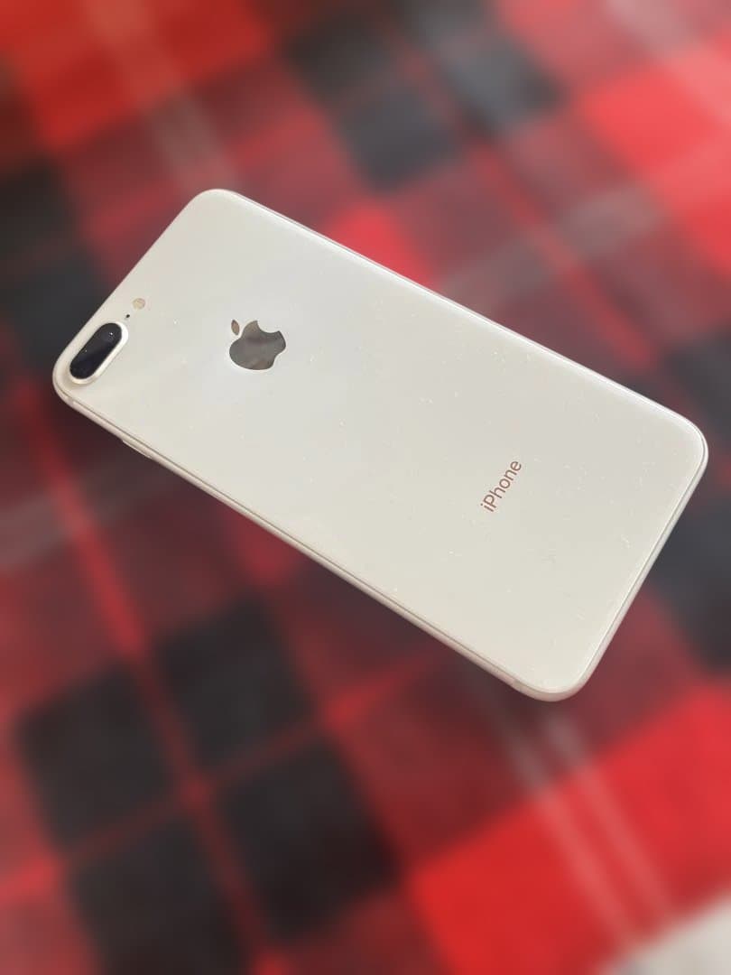 AppleiPhone8 Plus　シルバー 64GB 動作確認済み