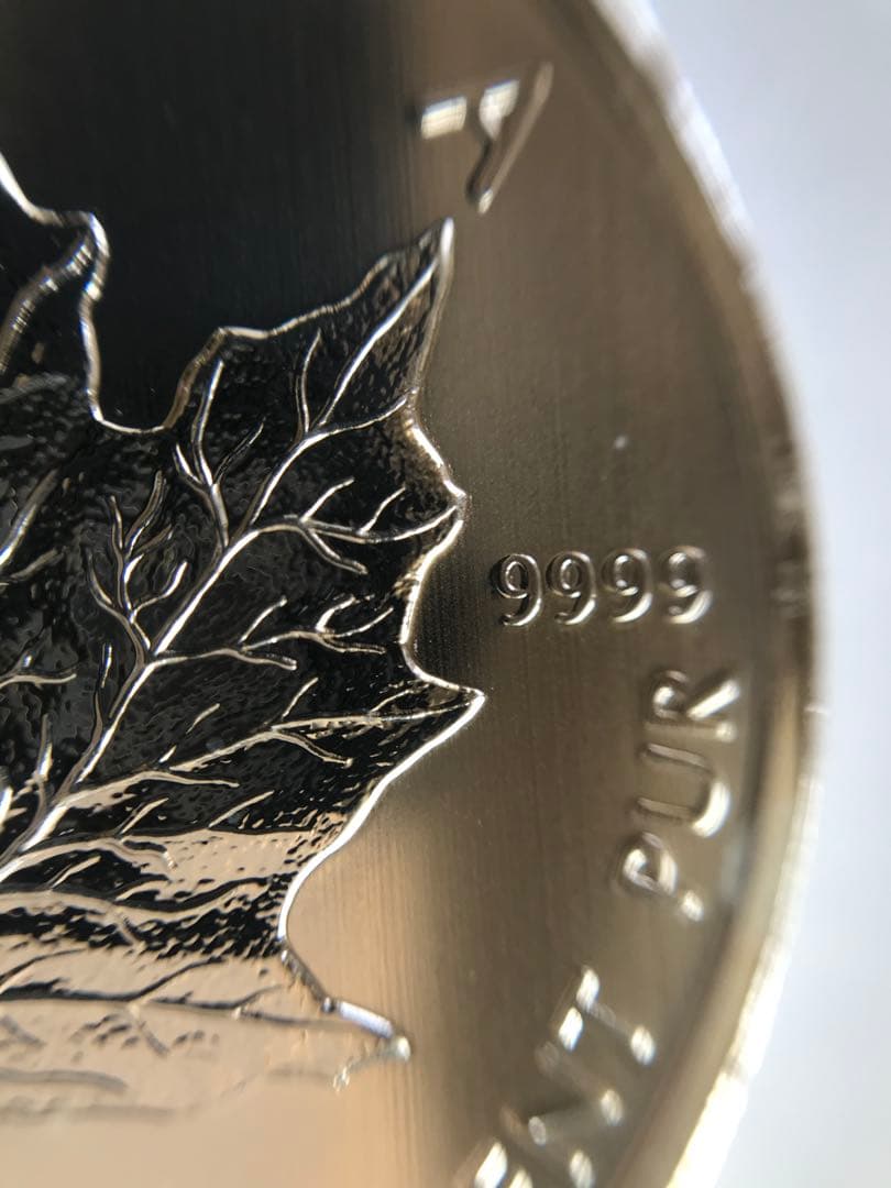 カナダ 9999純銀 1オンス 5ドル 2011年 メープルリーフ銀貨