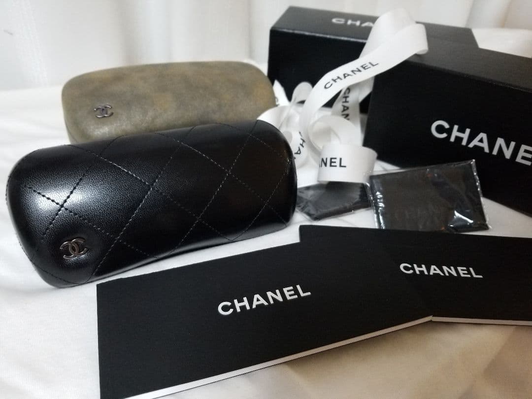 新品未使用 美品 革シャネルサングラスケース２点セット付属品ブラックココマーク