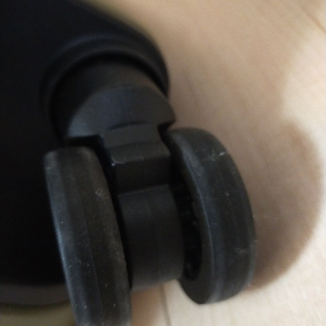 無印良品ハードキャリー87L限定色カーキ 4輪