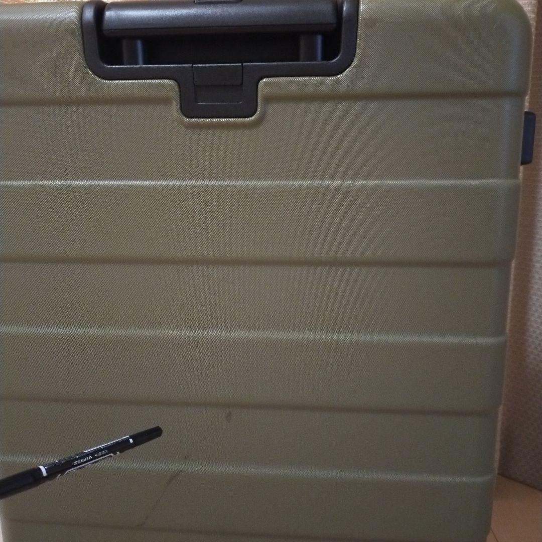 無印良品ハードキャリー87L限定色カーキ 4輪