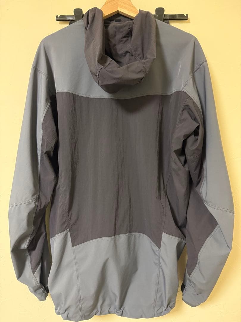 ARC’TERYX ナイロンジャケット