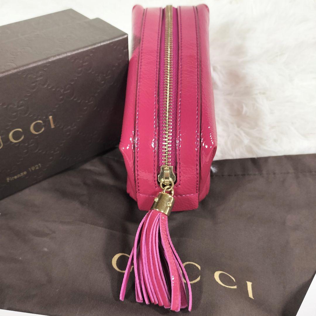 【美品】GUCCI ソーホー コスメポーチ エナメル ピンク タッセル