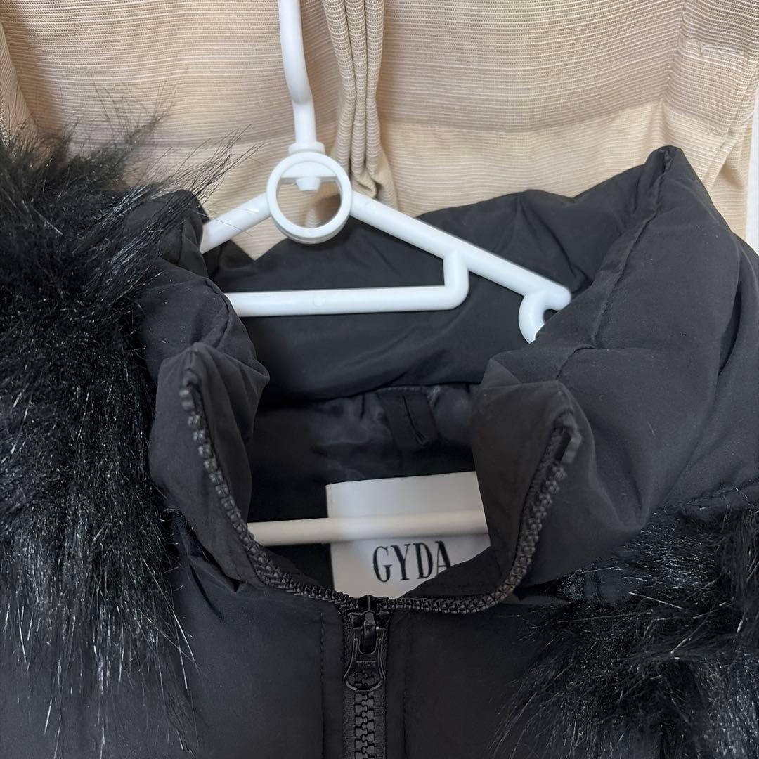 GYDA ブラック ダウンジャケット ファー付き