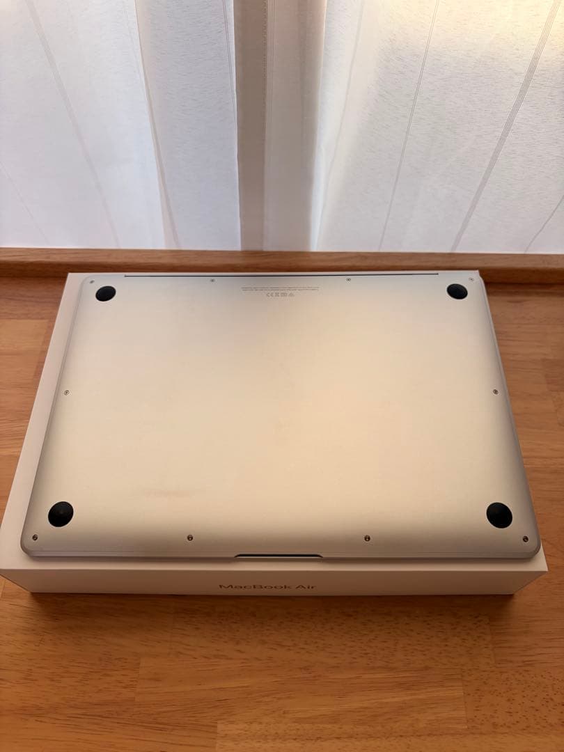 M1 MacBook Air_本体_シルバー_メモリ16GB_SSD1TB