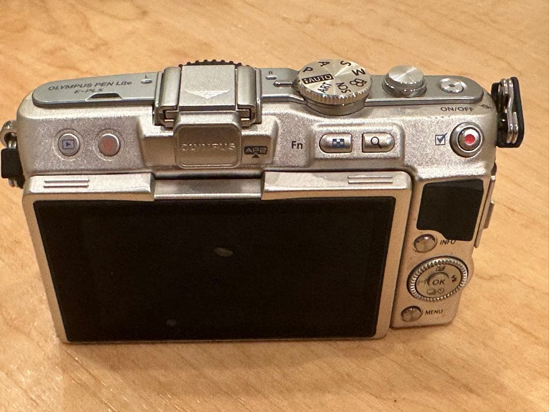 OLYMPUS E-PL5 デジタル一眼レフ 本体とレンズ2本