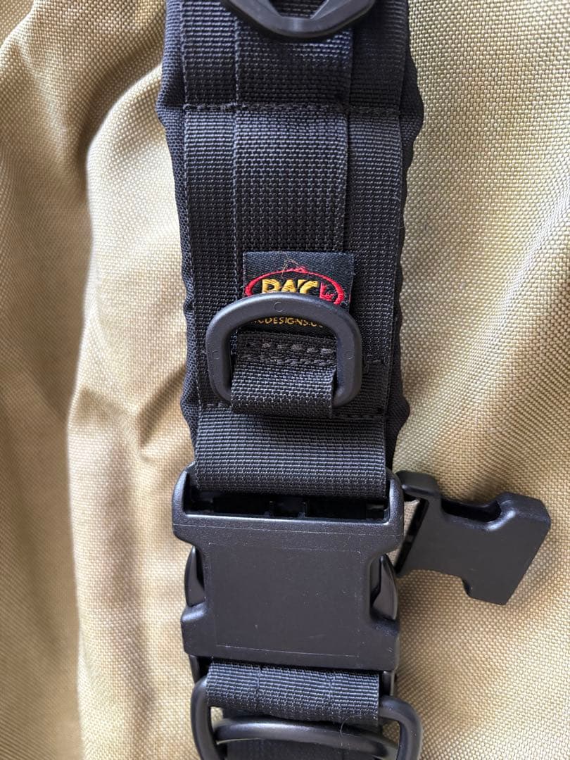 PAC DESIGNS メッセンジャーバッグ オリーブグリーン