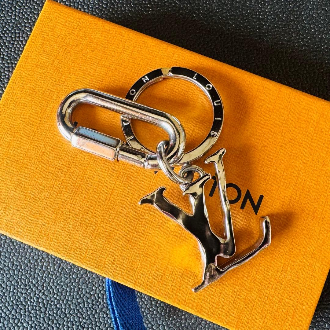 LOUIS VUITTON ポルトクレ LVシャープ キーホルダー チャーム極美