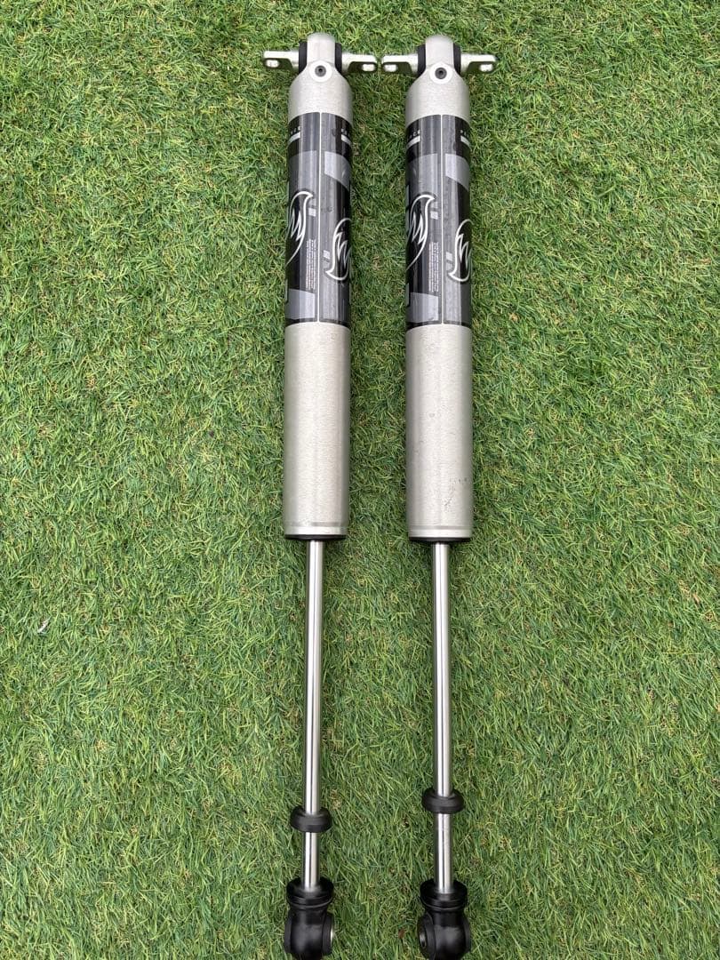 B*b様 FOX 2.0 IFP shock rear 4-6in lift j