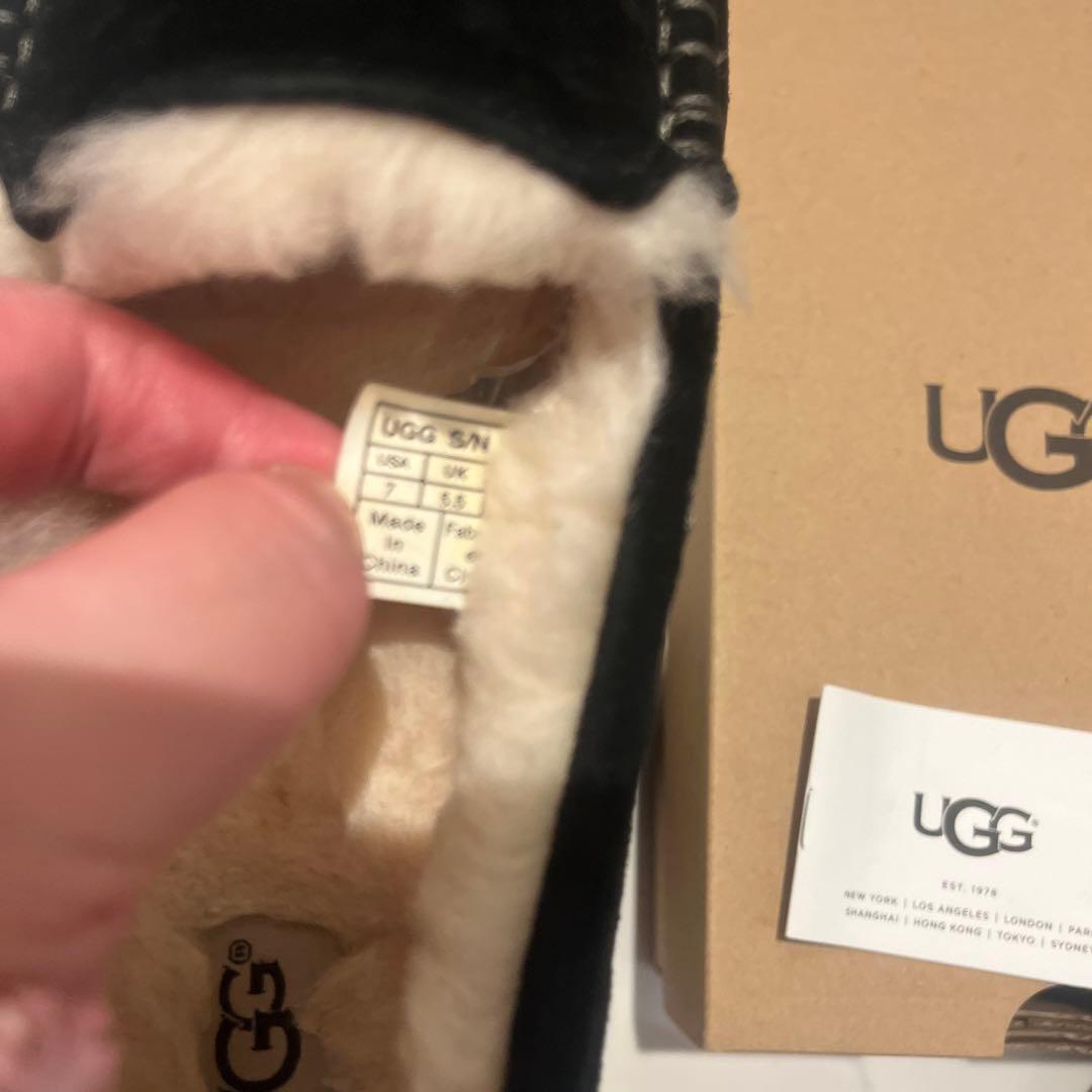 UGG ブラック モカシン