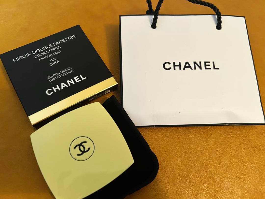 CHANEL*シャネル限定ミラー*イエロー