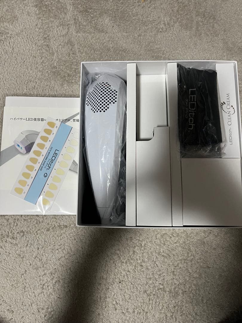 LEDitch Tri-Pro 美顔器