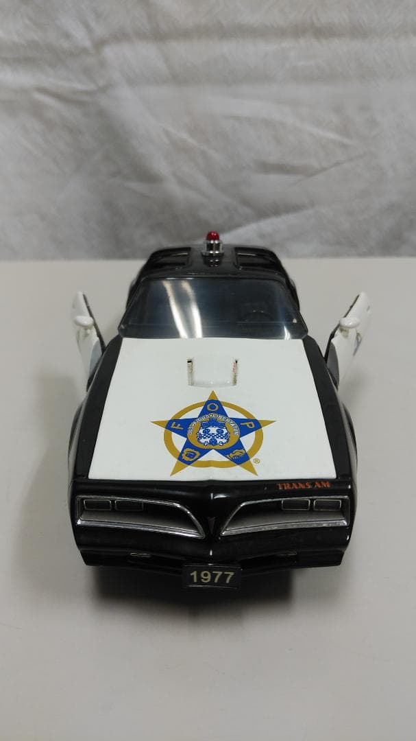 フランクリンミント　1977ポンティアックトランザム　ポリスカー限定品1:24