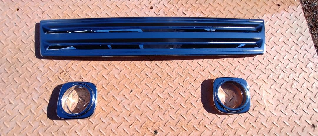 スーパーキャリイ DA16T 中古 メッキフロントグリルとフォグランプセット