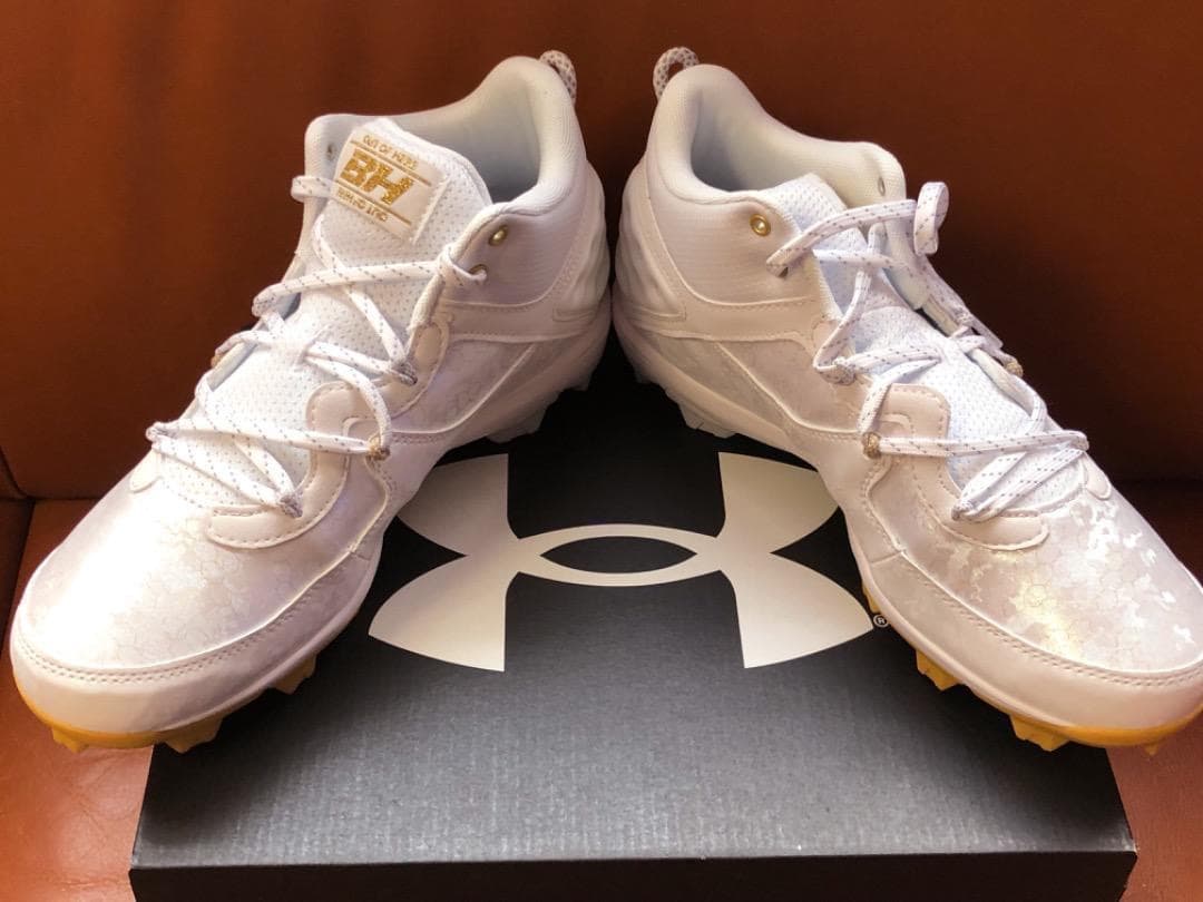 新品2025年USA国内限定アンダーアーマー野球ハーパー8Mid Rm★27cm