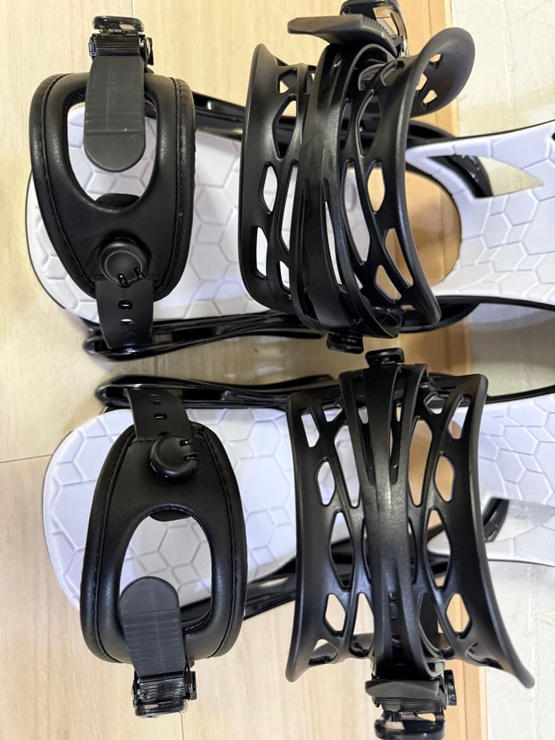 Burton Smalls Lサイズスノーボードビンディング ブラック/ホワイト