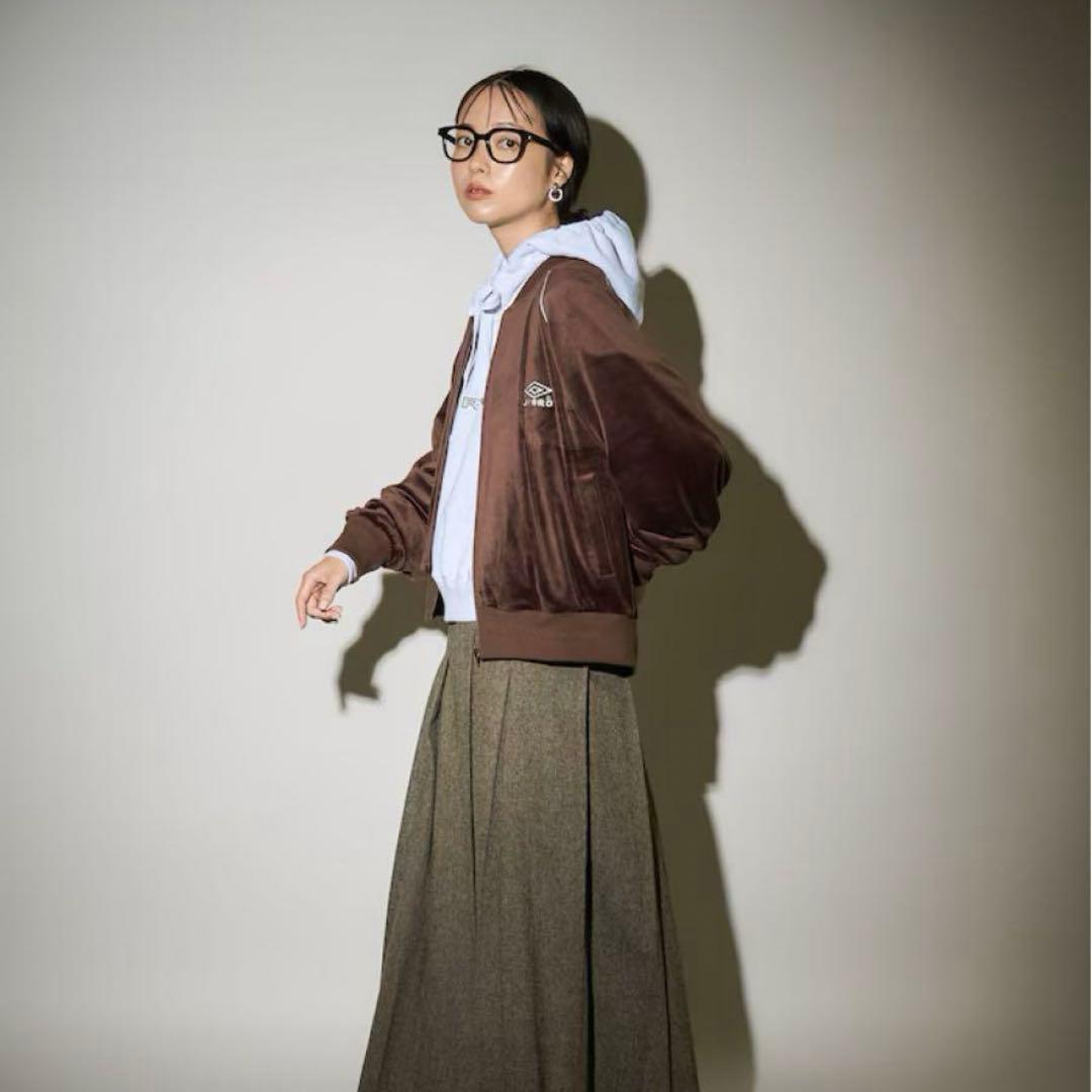 umbroベロアブルゾン