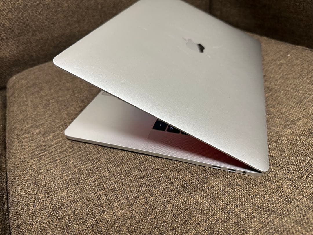 MacBook Pro 15 インチ　シルバー　2017 i7-16GB-512