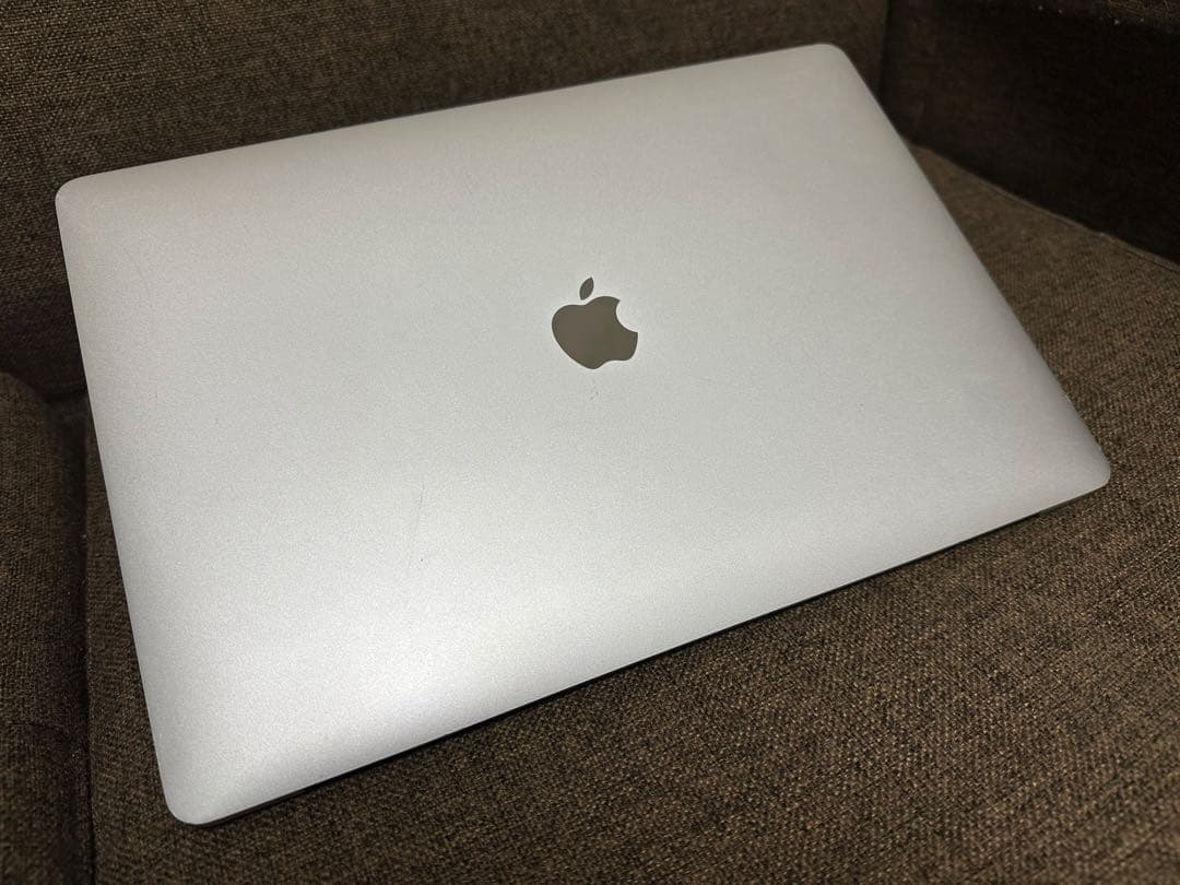 MacBook Pro 15 インチ　シルバー　2017 i7-16GB-512
