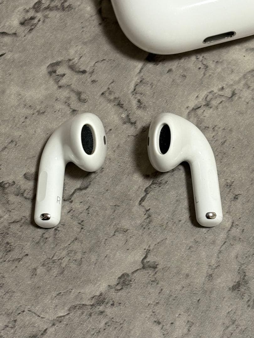 Apple AirPods 4 ノイキャン非搭載モデル
