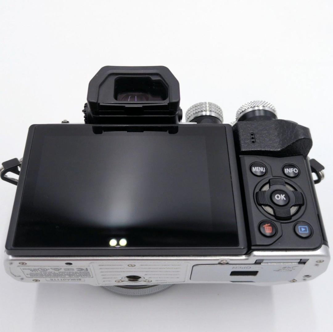 【極美品】OLYMPUS OM-D E-M10 MarkⅡ ダブルズームキット