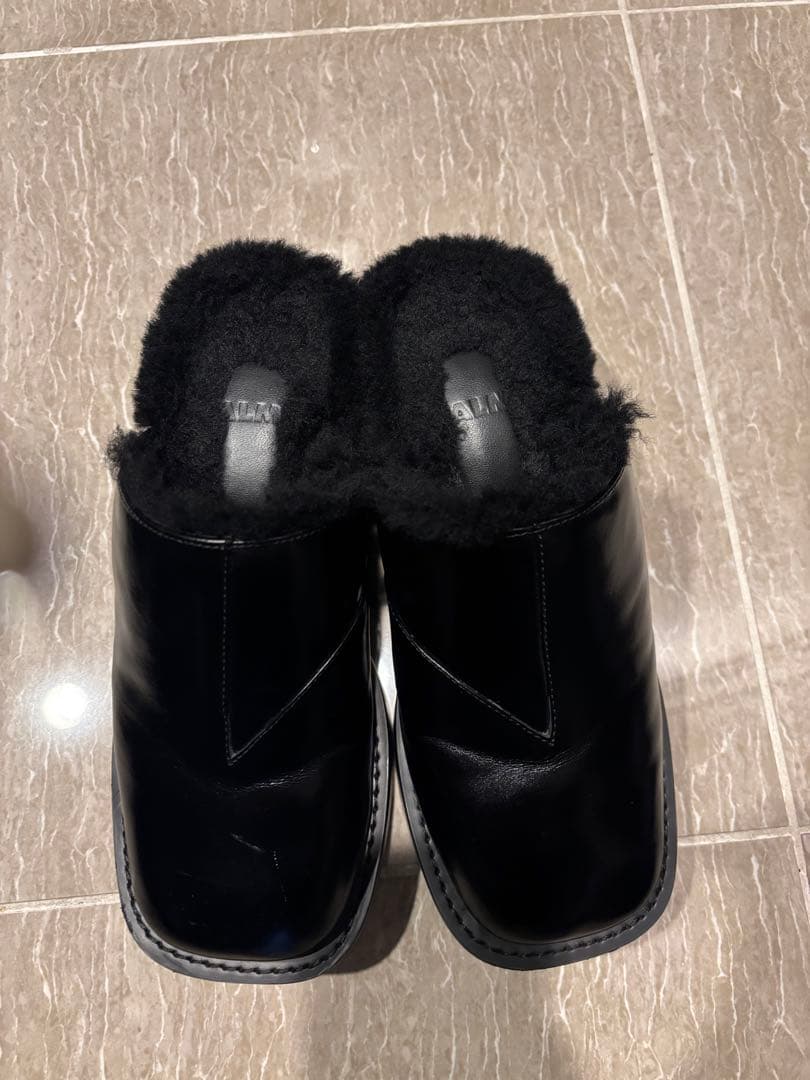 ALM VIVLOS LEATHER MULES （Fur Black）36