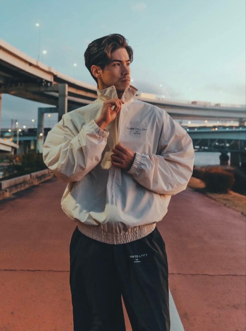 BORN TO LYFT ホワイトナイロンジャケット