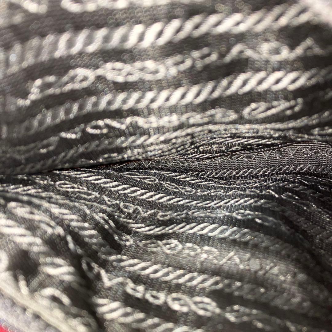 PRADA リュック　三角ロゴプレート　ワインレッド　正規店購入　ギャランティ付