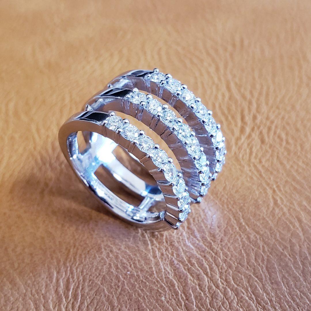 プラチナ　ダイヤモンド　3連リング　11号