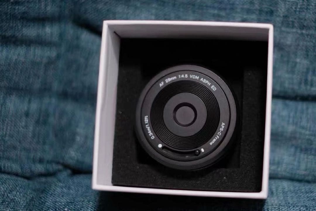 ほぼ新品VILTROX AF 28mm F4.5 パンケーキレンズ xマウント