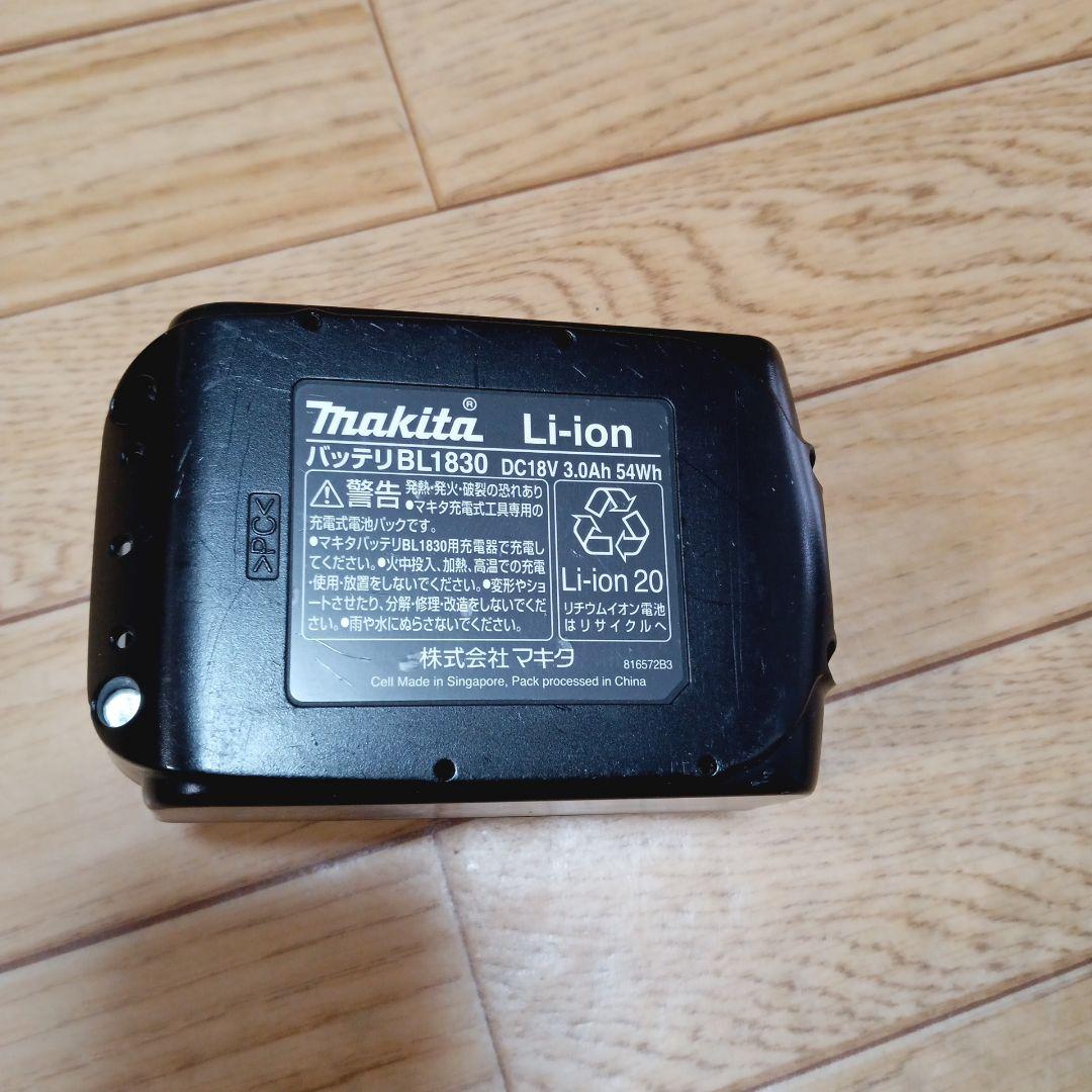 マキタ18V充電式クリーナCL182FD純正バッテリー、純正急速充電器付