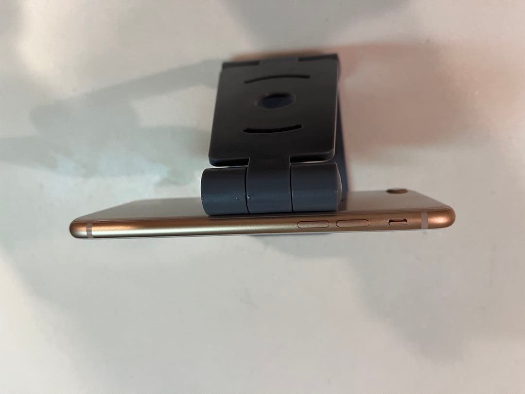 Apple iPhone8 64GB 本SIMフリー