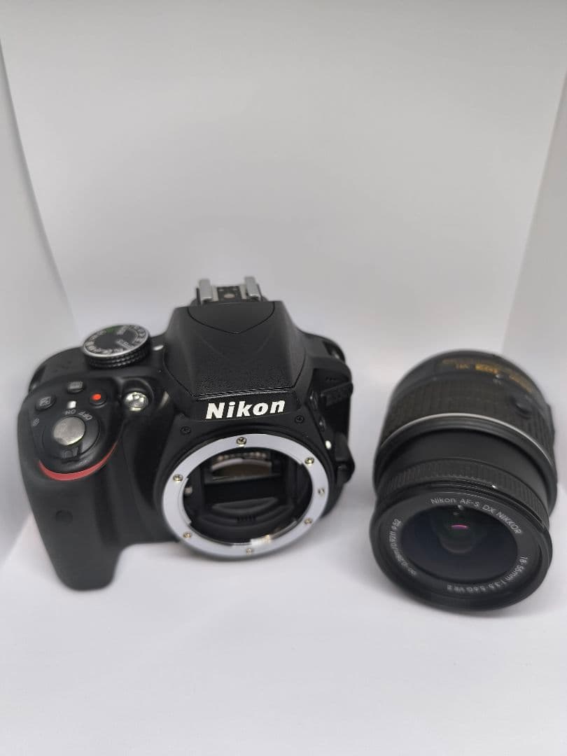 YUNikon D3300 デジタル一眼レフ カメラ　2台セット