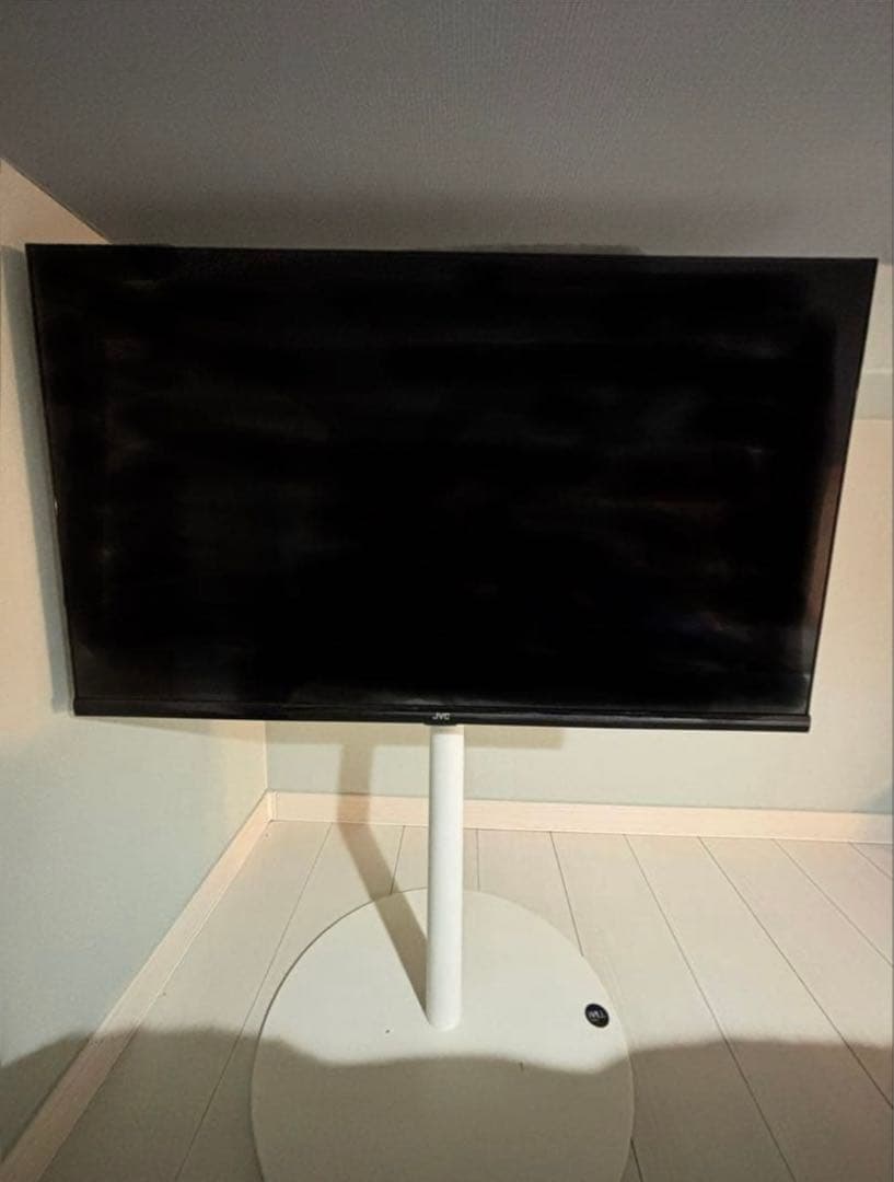 JVC チューナーレステレビ32インチ　wall スタンド