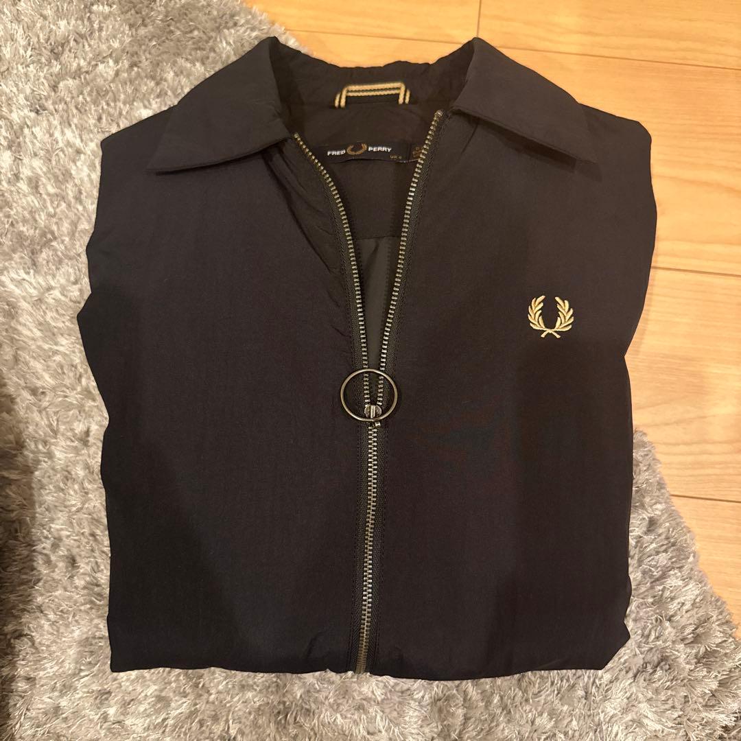 【FRED PERRY 】ブラックナイロンジャケット UK 8