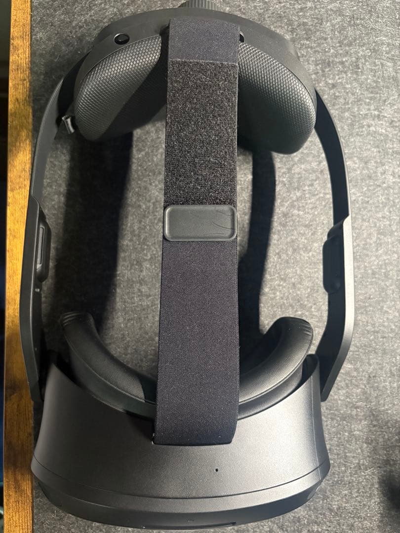 いお VIVE focus3本体、フェイストラッカー、アイトラッカー