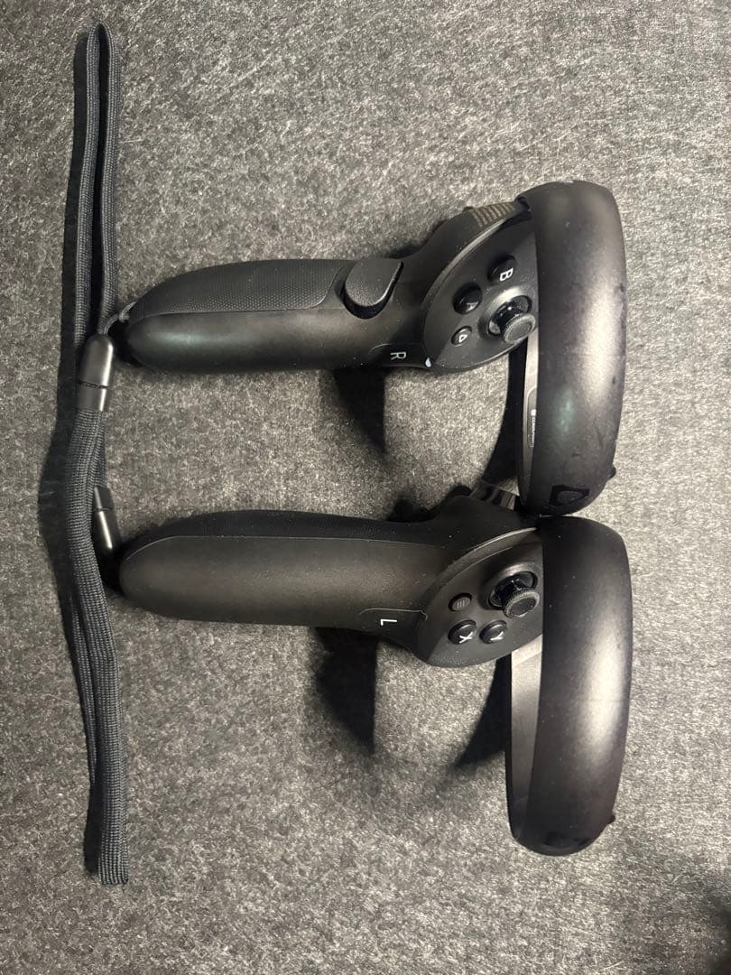 いお VIVE focus3本体、フェイストラッカー、アイトラッカー