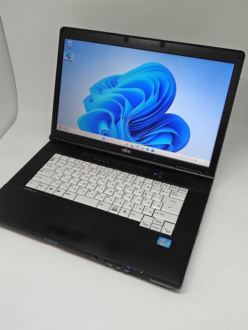 【FUJITSU】爆速 Core i7/新品SSD128GBノートパソコン A2