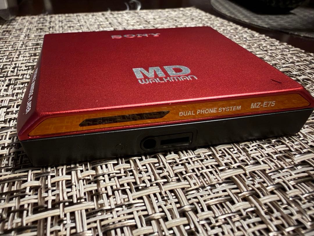 Sony MDウォークマン　MZ-E75
