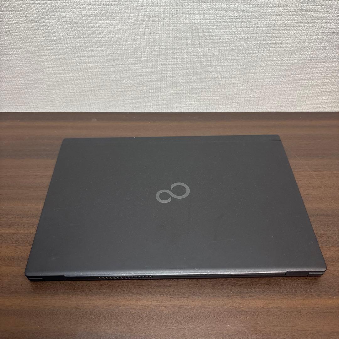 美品！世界最軽量クラス！超高性能富士通製13.3インチノートパソコン