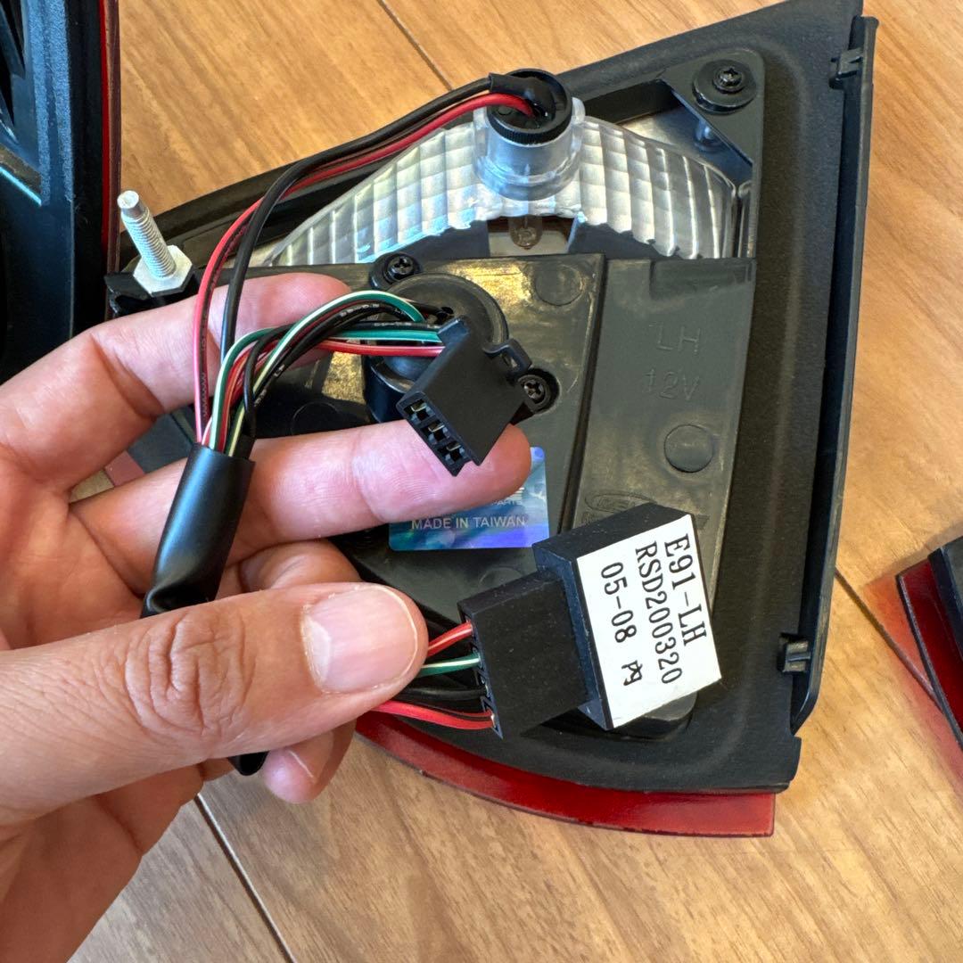  E91 3シリーズツーリングLEDテール 紅白