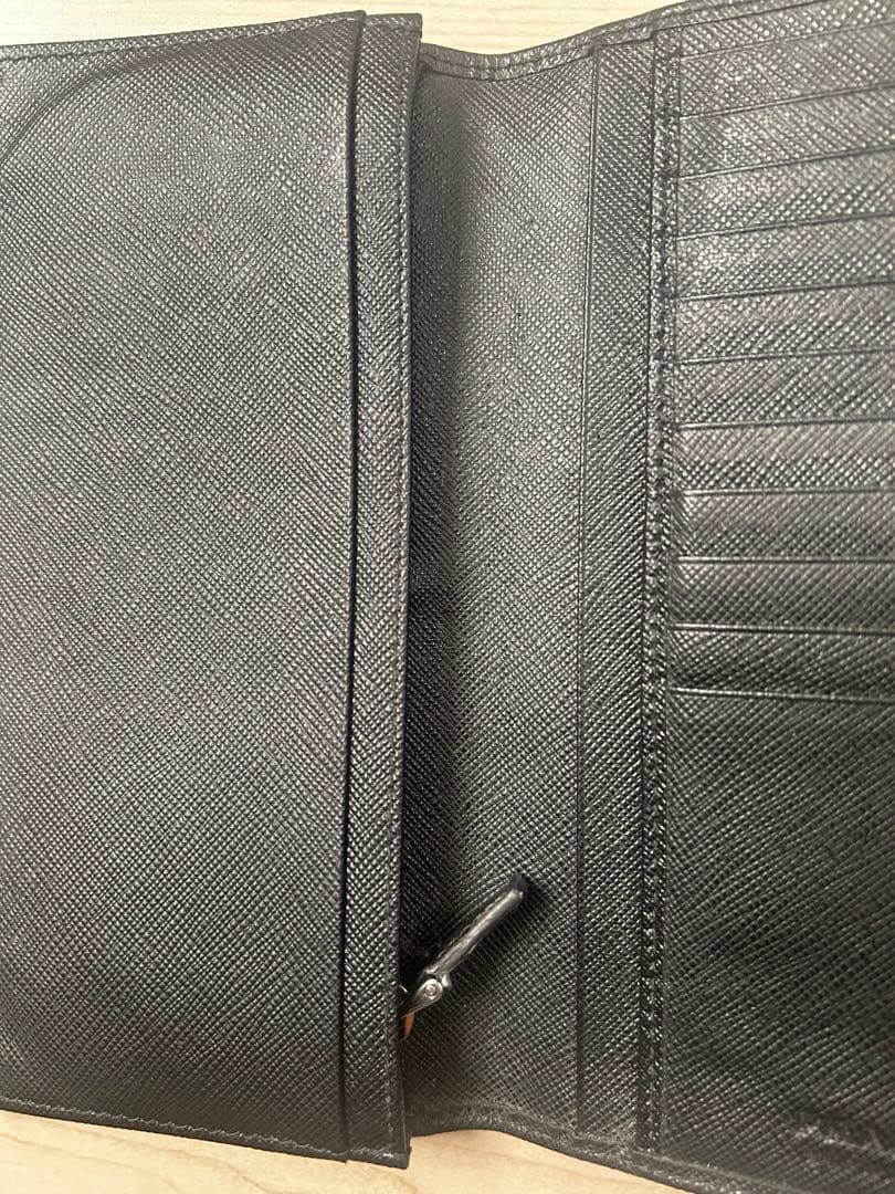 プラダ　長財布　メンズ　サフィアーノ　トライアングル