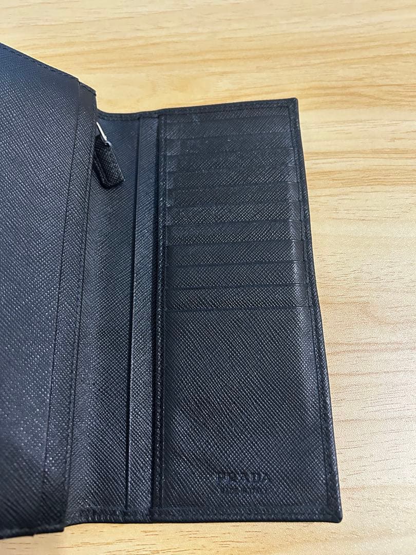 プラダ　長財布　メンズ　サフィアーノ　トライアングル