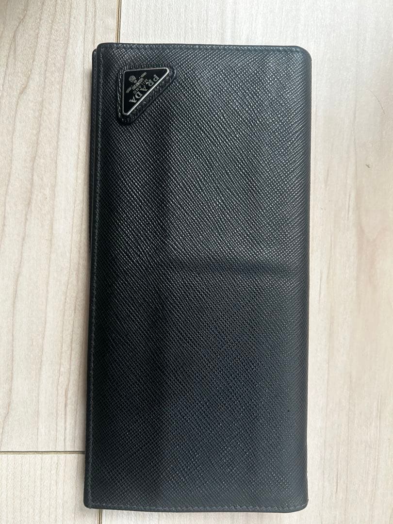 プラダ　長財布　メンズ　サフィアーノ　トライアングル